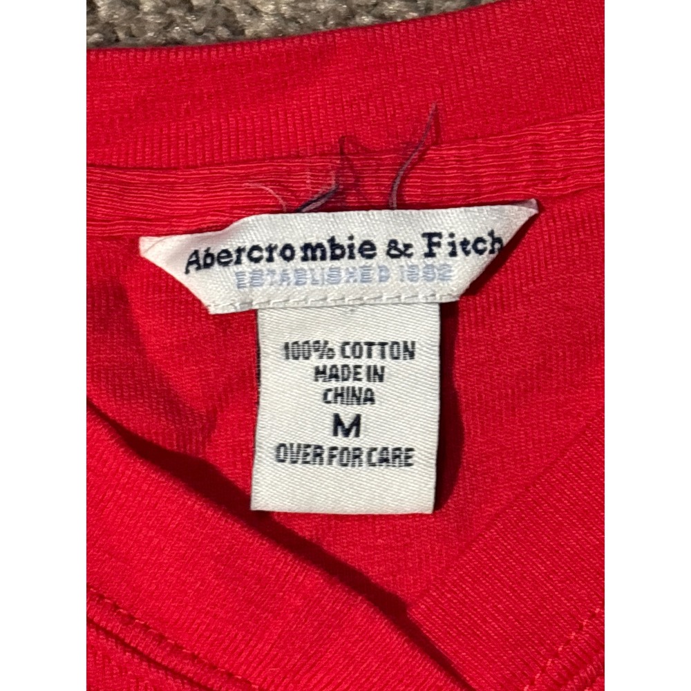 Abercrombie & Fitch Red Rugby Graphic V-Neck T-Shirt women M 100% Cotton - Picture 2 of 7